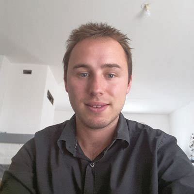 Theo @Theoslave23 Twitter profile .